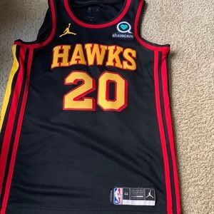 Atl Hawks jersey. John- collins
